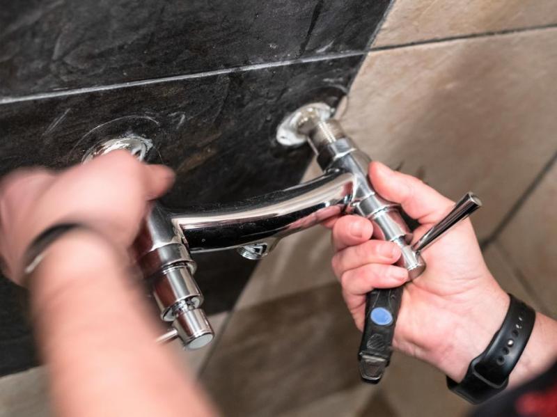 Quand et comment changer votre robinetterie &agrave; Saint-Genis-Laval ?